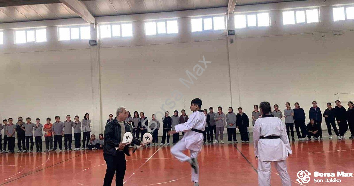 "Kütahya Pazarlar'da Dev Spor Atılımı: Tekvando Seferberliği Başladı" başlıklı haber için fotorealis